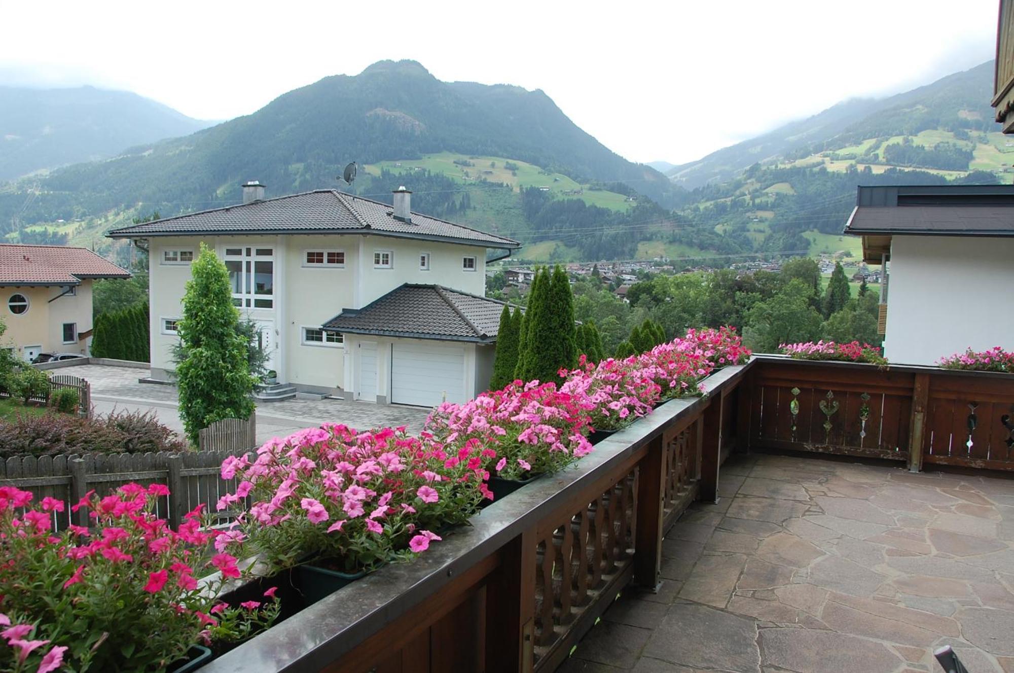 Haus Hart Im Zillertal 6 Personen Villa Luaran gambar