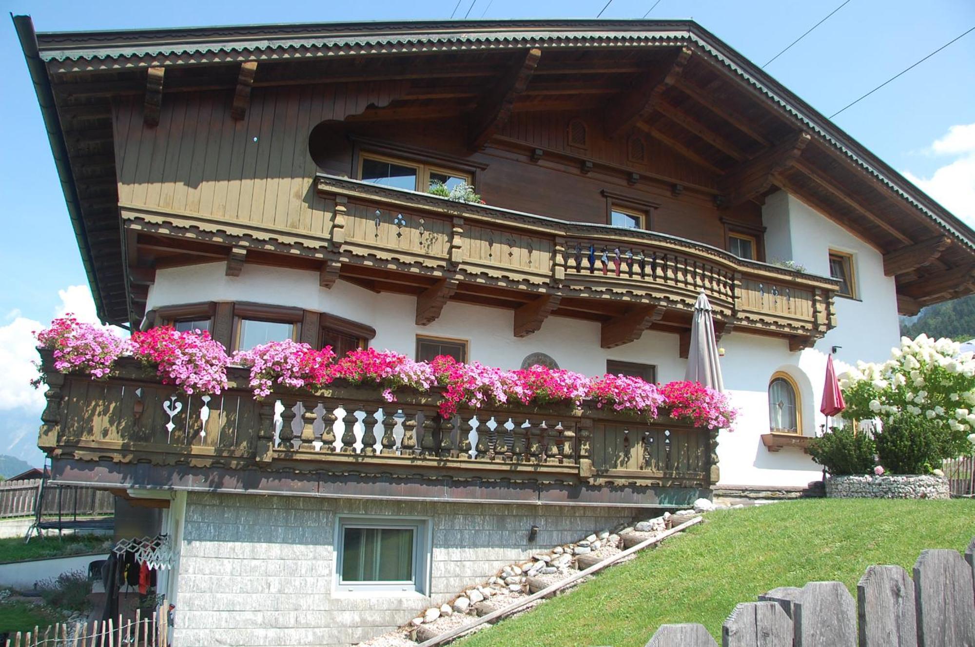 Haus Hart Im Zillertal 6 Personen Villa Luaran gambar