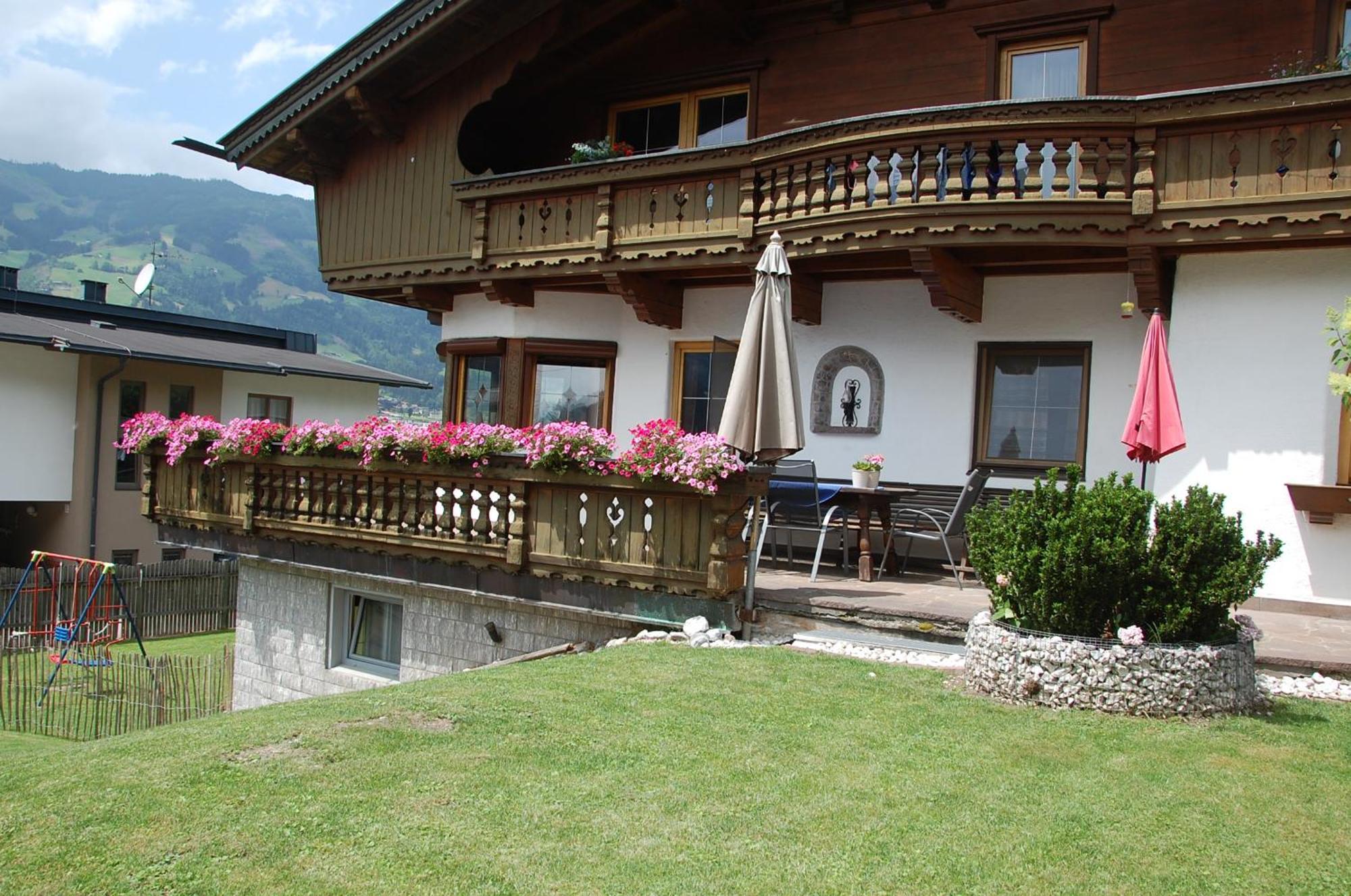 Haus Hart Im Zillertal 6 Personen Villa Luaran gambar