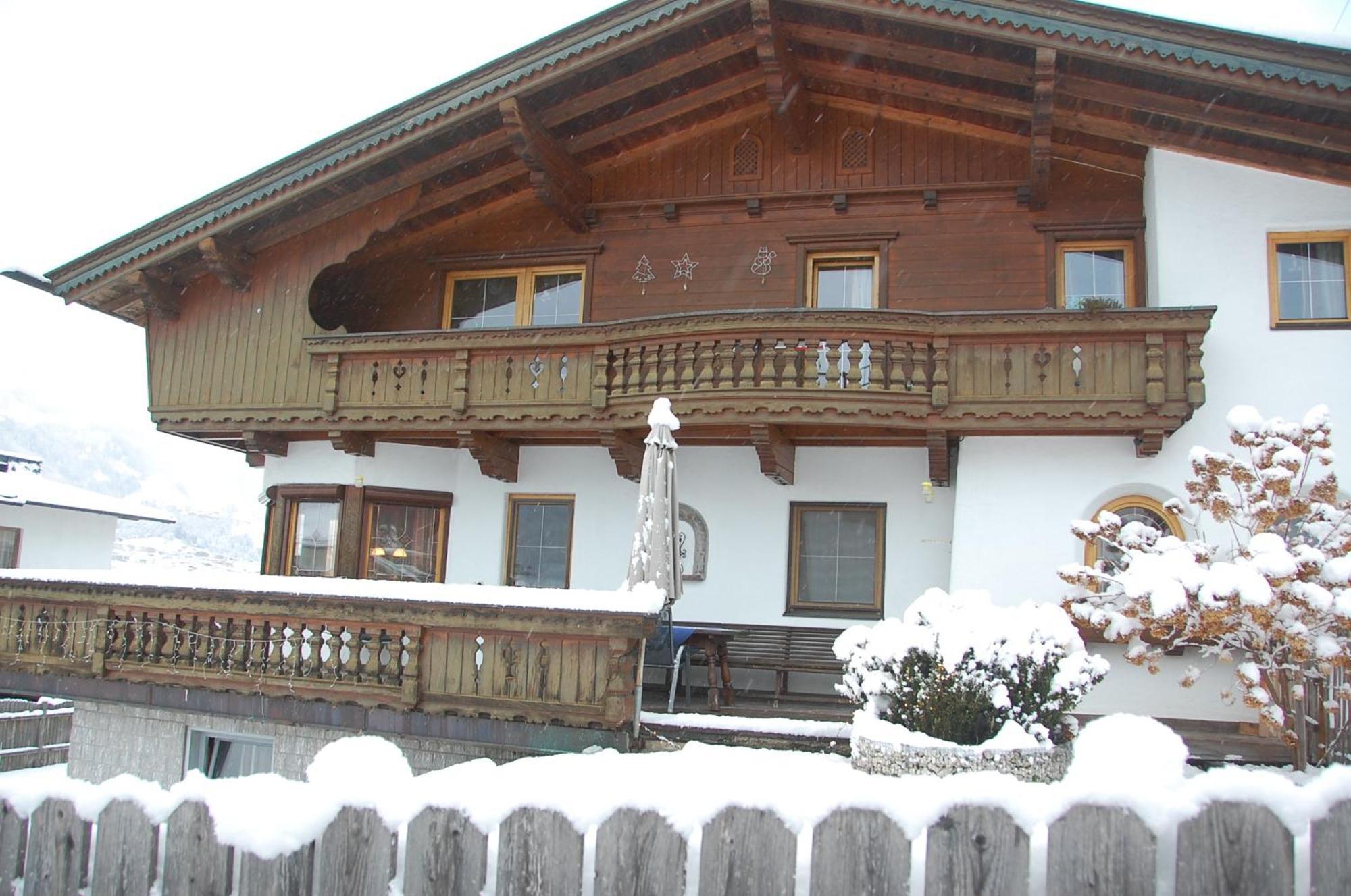 Haus Hart Im Zillertal 6 Personen Villa Luaran gambar